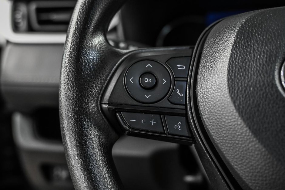 Toyota RAV4 LE 2024-12