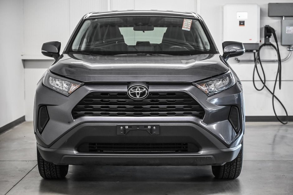 Toyota RAV4 LE 2024-1