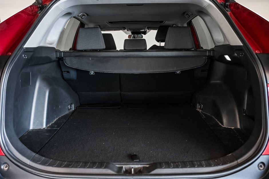 2025 Toyota RAV4 XLE-9