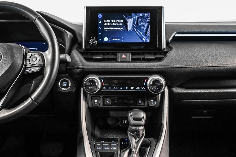 2025 Toyota RAV4 XLE-24