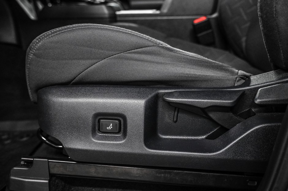 2025 Toyota Tacoma Base-11