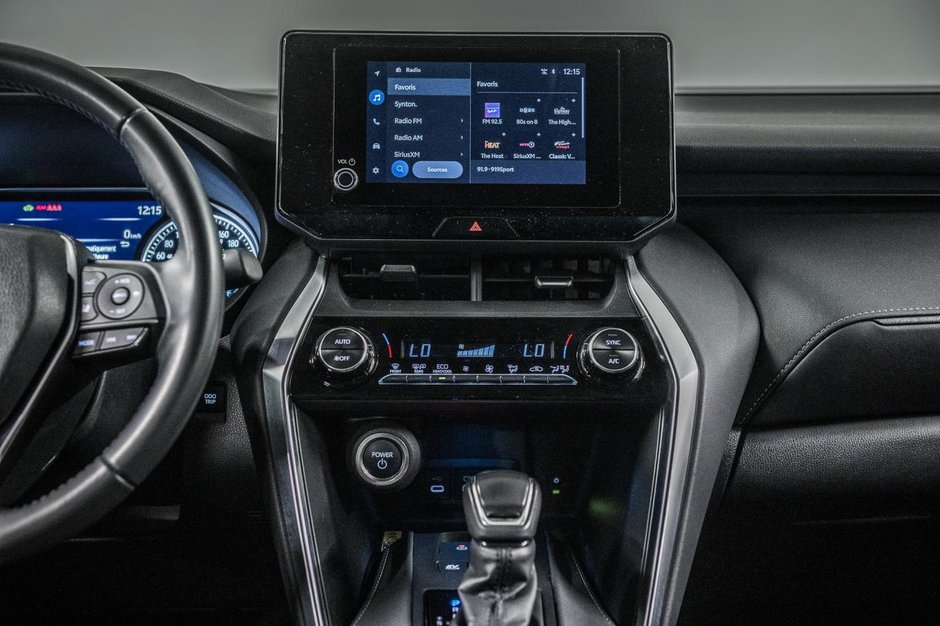 Toyota Venza LE 2024-27