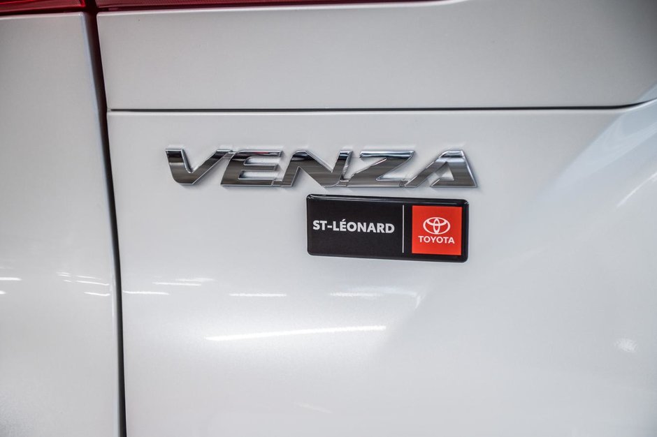 Toyota Venza LE 2024-8