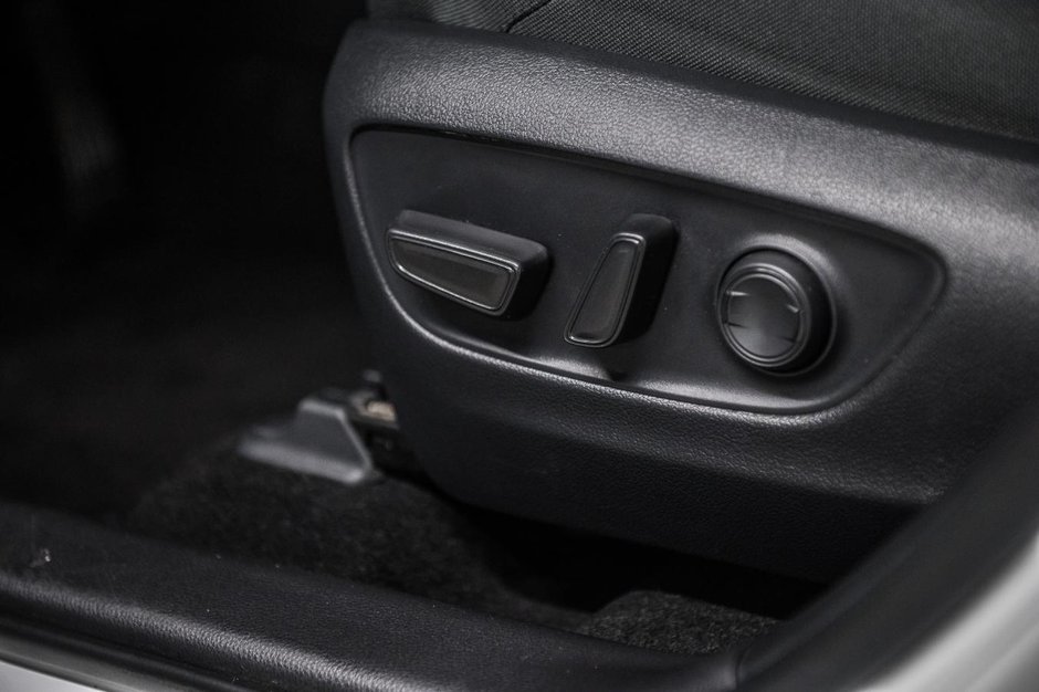 Toyota Venza LE 2024-13