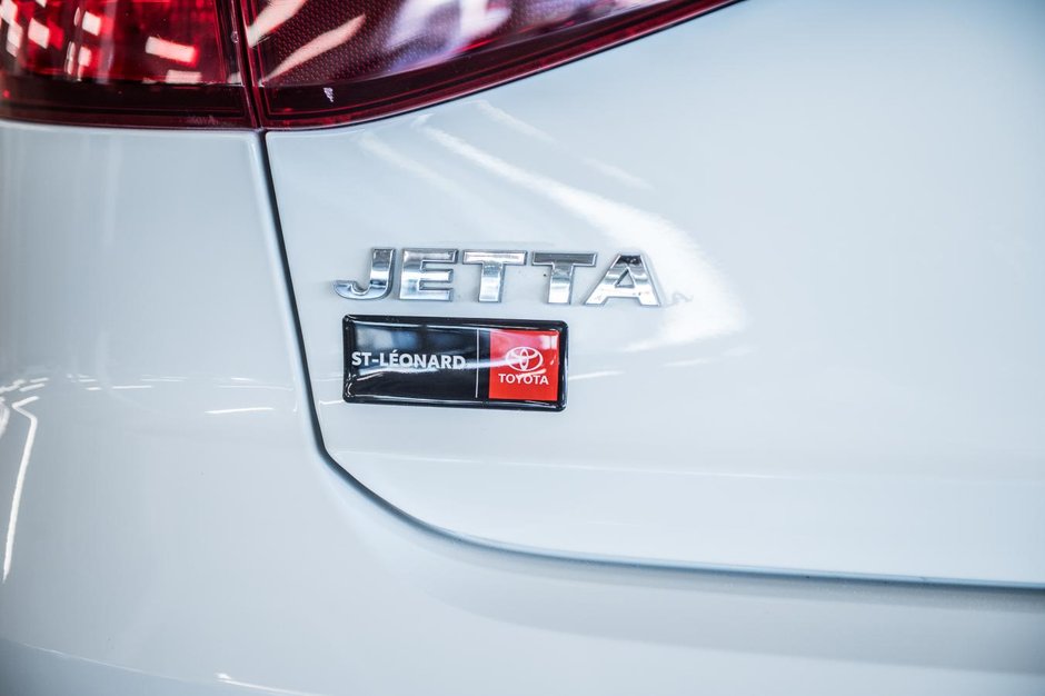 Volkswagen Jetta Sedan Highline 2016-8