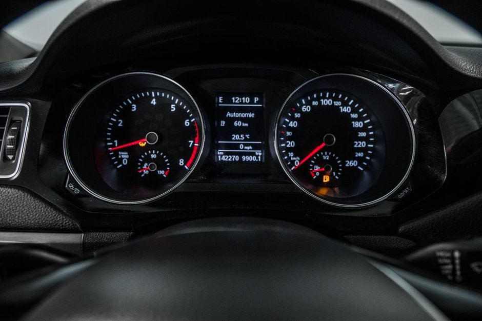 Volkswagen Jetta Sedan Highline 2016-15