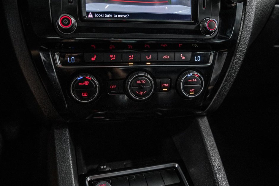 Volkswagen Jetta Sedan Highline 2016-19