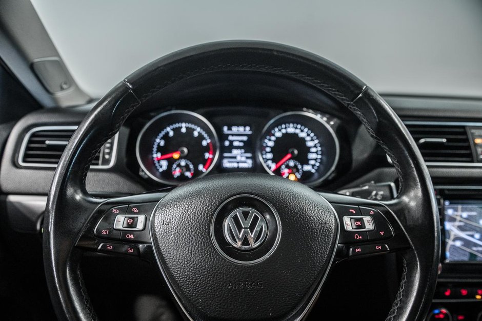 Volkswagen Jetta Sedan Highline 2016-14