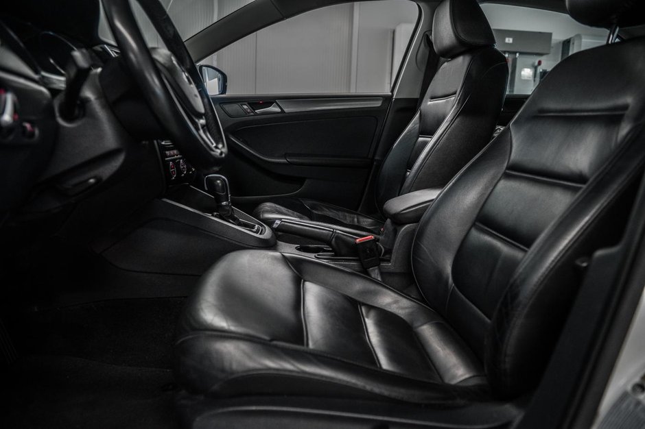 Volkswagen Jetta Sedan Highline 2016-11