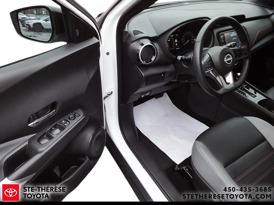2023 Nissan Kicks SR FWD-12