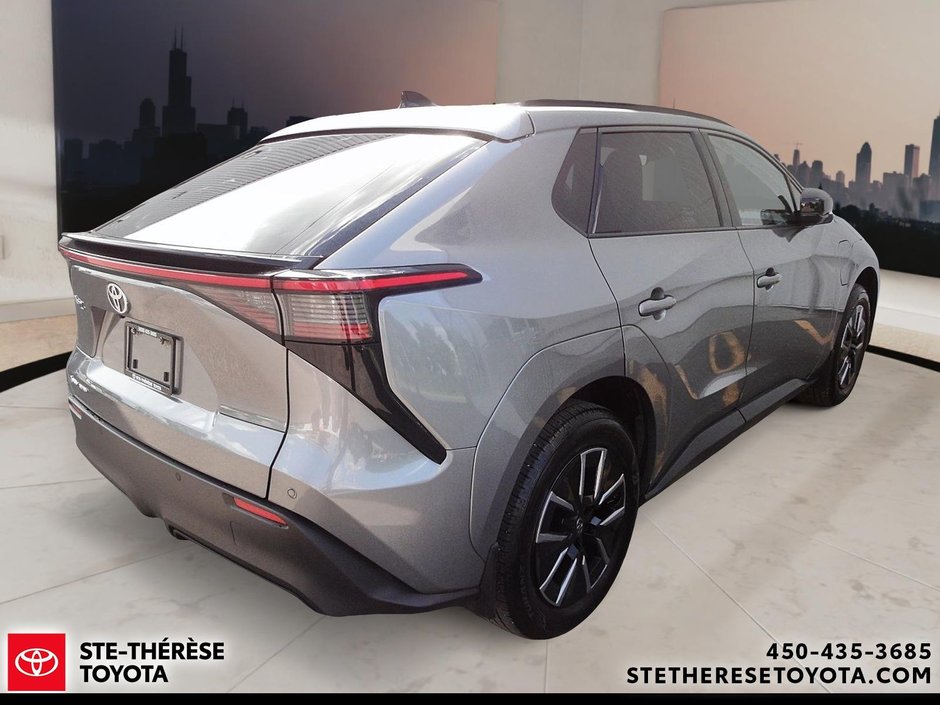 Toyota bZ XLE AWD 2026-3