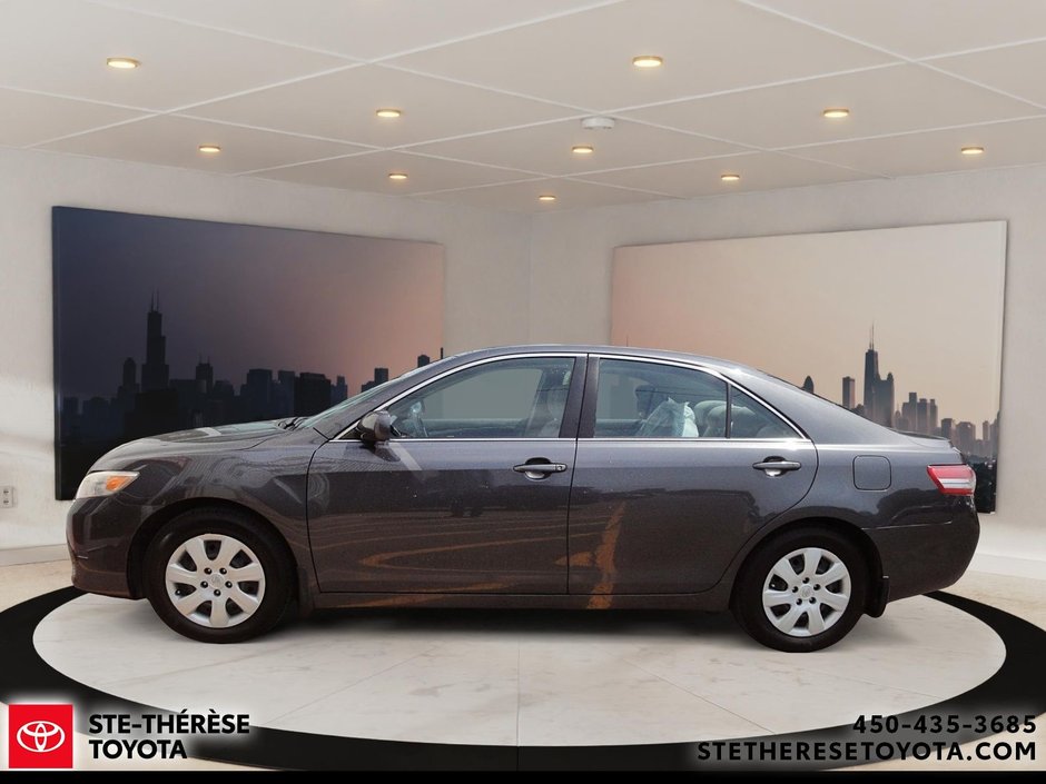Toyota Camry LE SUPER CLEAN 2011-0