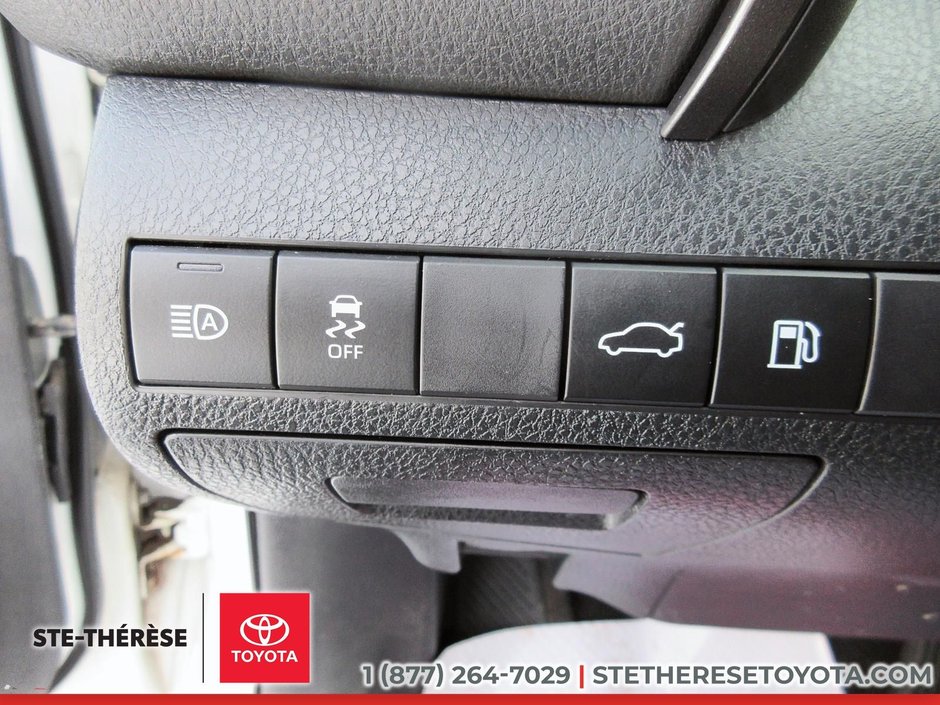 Toyota Camry XSE 2018-18