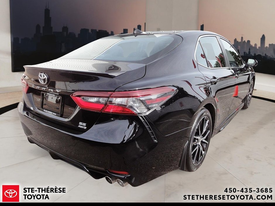 Toyota Camry AWD SE Upgrade 2022-5