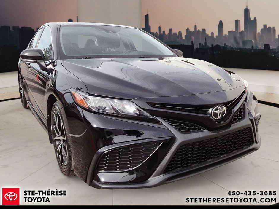 Toyota Camry AWD SE Upgrade 2022-4