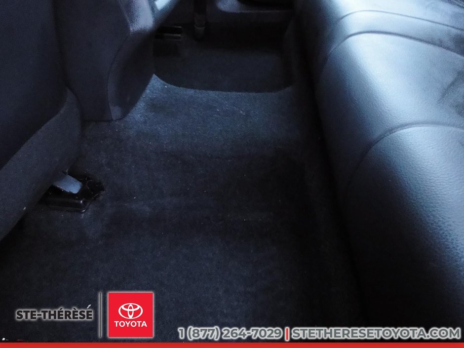 Toyota Camry SE 2023-8