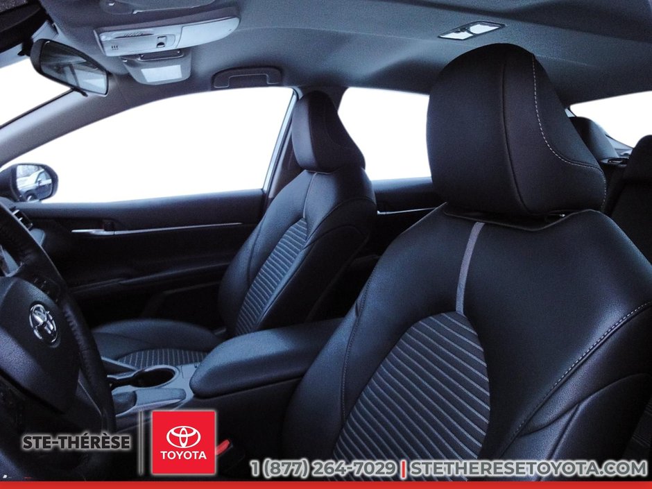 Toyota Camry SE 2023-10