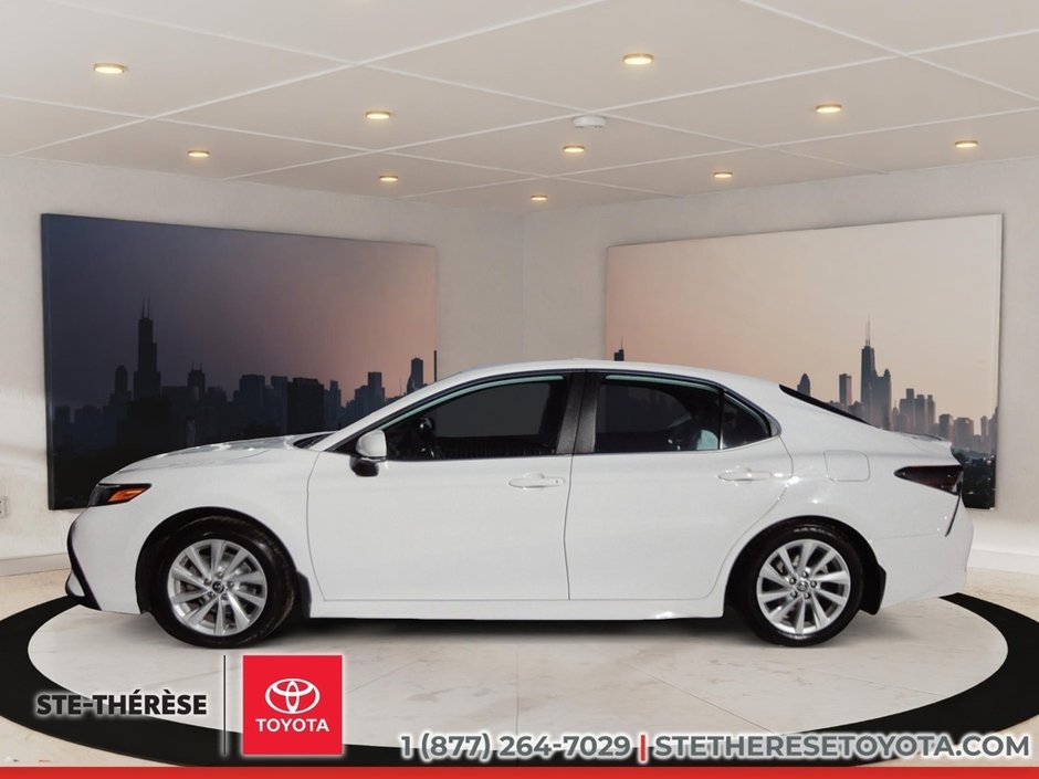 Toyota Camry SE 2023-0