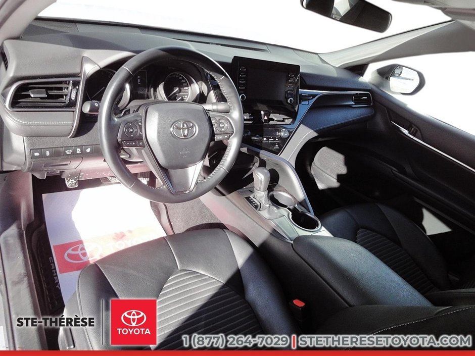 Toyota Camry SE 2023-9