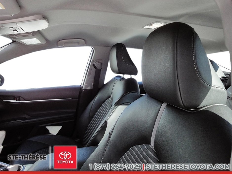 Toyota Camry SE 2023-8