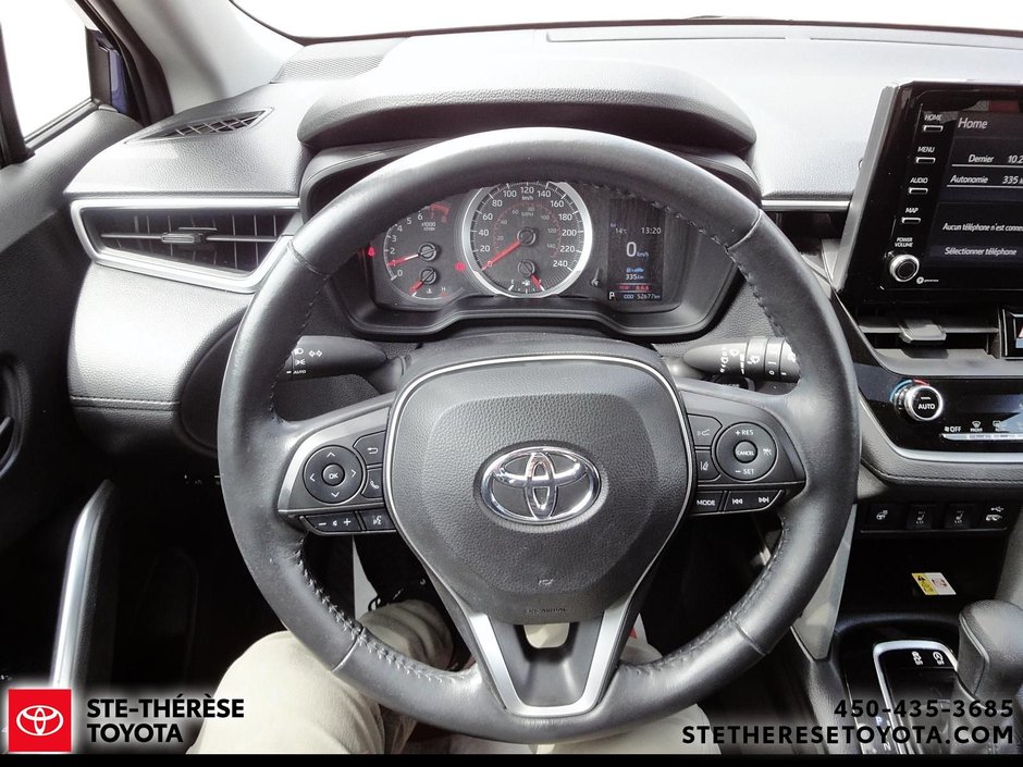 Toyota Corolla Cross LE Premium awd 2022-17