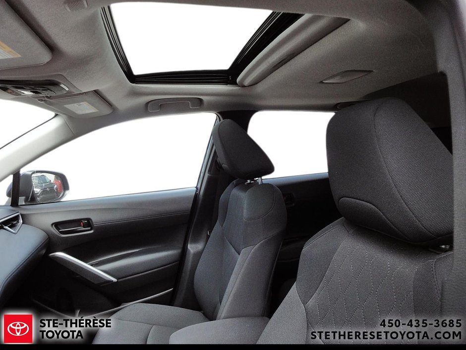 Toyota Corolla Cross LE Premium awd 2022-13