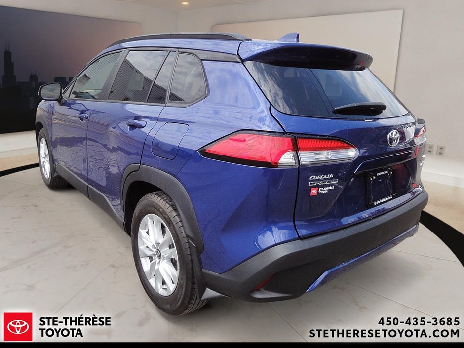 Toyota Corolla Cross LE Premium awd 2022-8