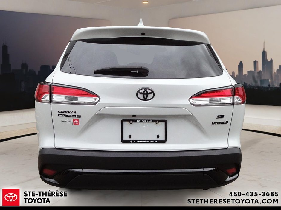 2023 Toyota Corolla Cross SE HYBRID-4