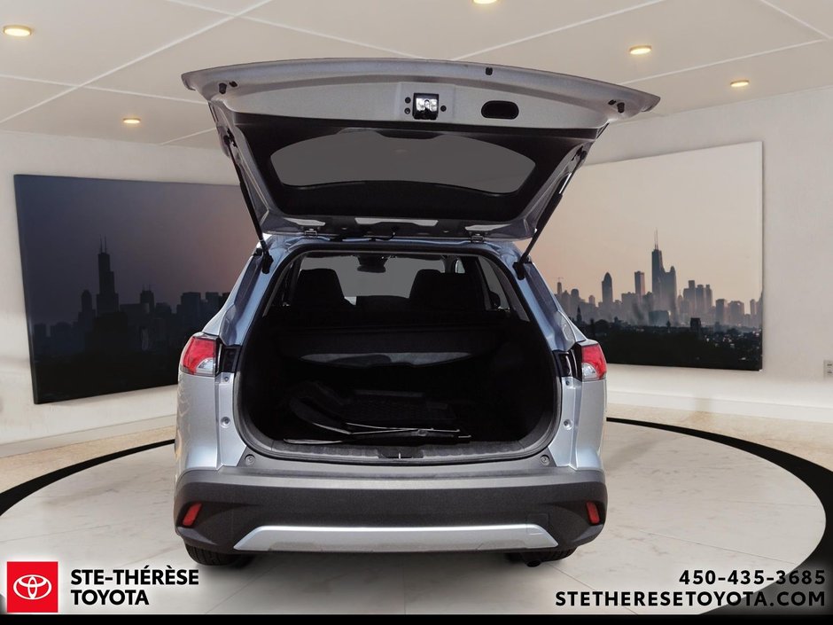 Toyota Corolla Cross LE PREMIUM 2023-5