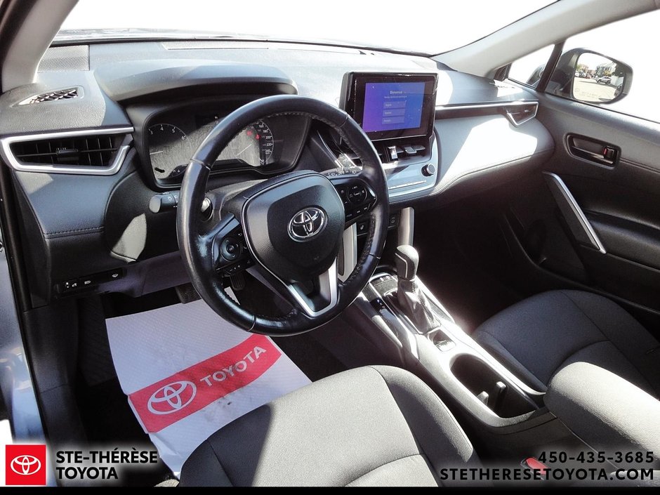 Toyota Corolla Cross LE AWD 2023-12