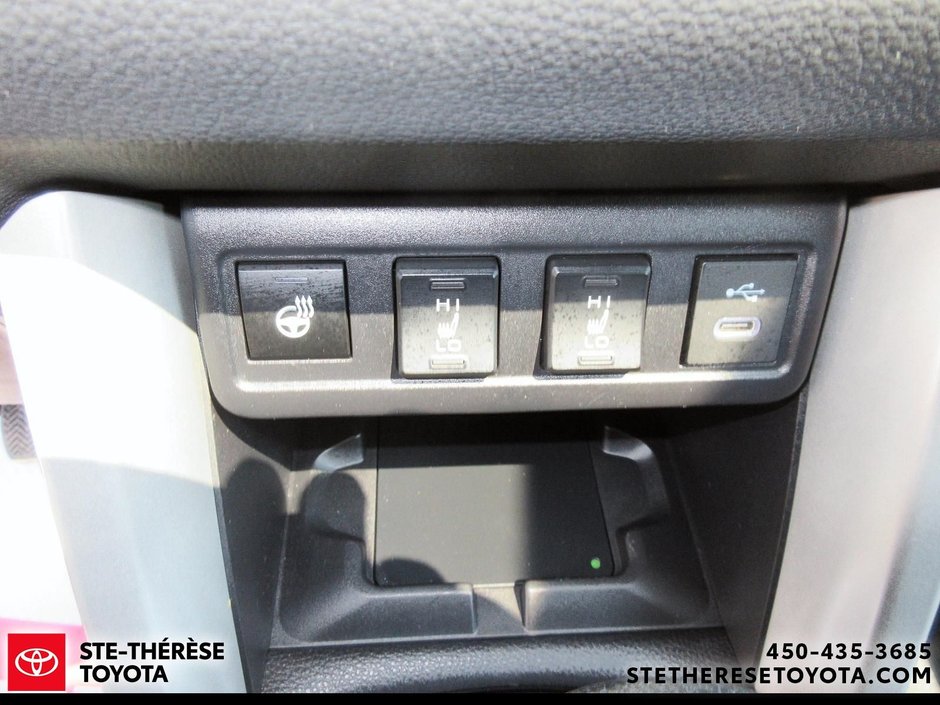 Toyota Corolla Cross LE Premium 2024-15