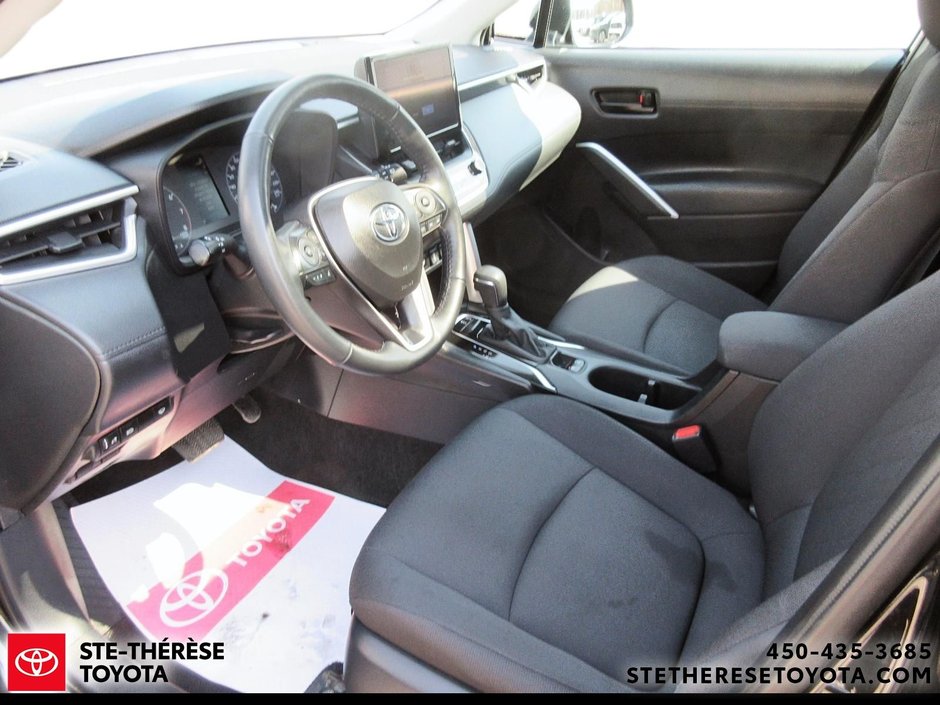 Toyota Corolla Cross LE Premium 2024-8