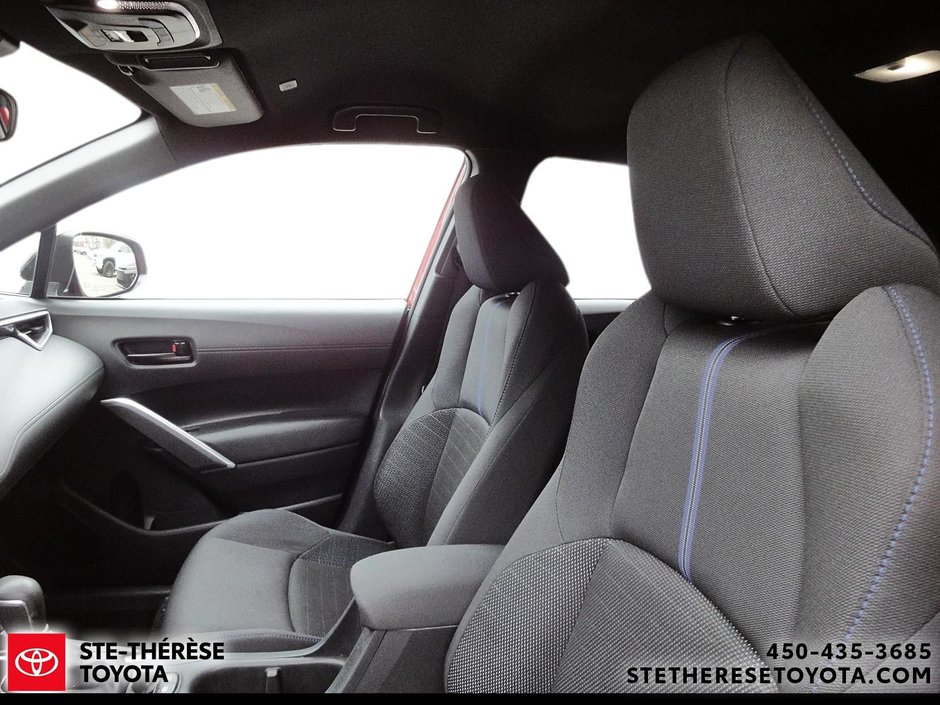 2024 Toyota Corolla Cross SE Hybride-12