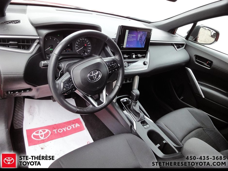 2024 Toyota Corolla Cross SE Hybride-13