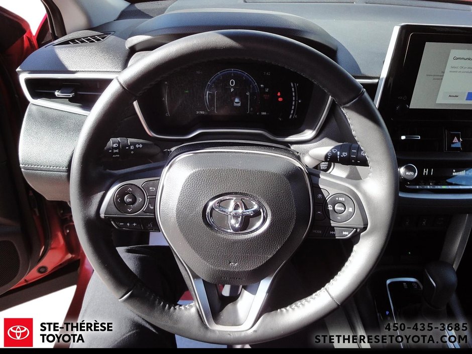 2025 Toyota Corolla Cross XLE AWD-15