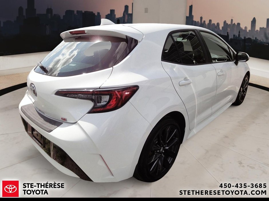 2023 Toyota Corolla Hatchback SE Upgrade-10