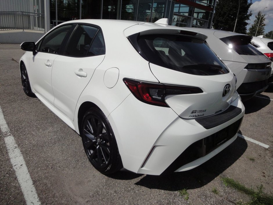 2023 Toyota Corolla Hatchback SE Upgrade-6