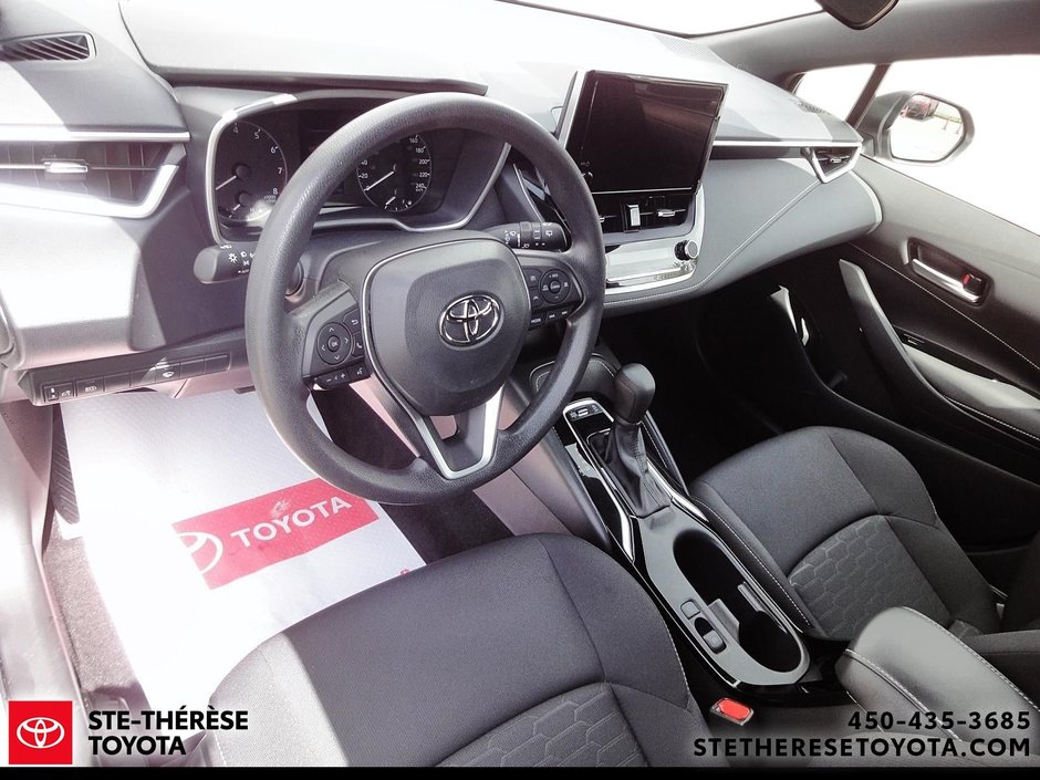Toyota Corolla Hatchback SE 2024-13
