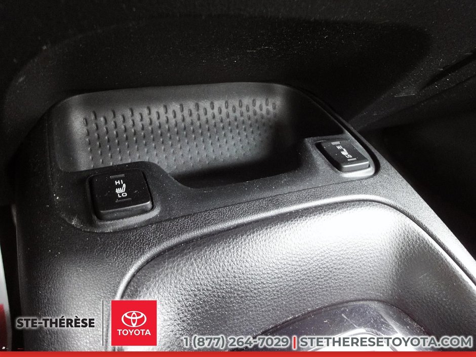 Toyota Corolla LE 2020-16