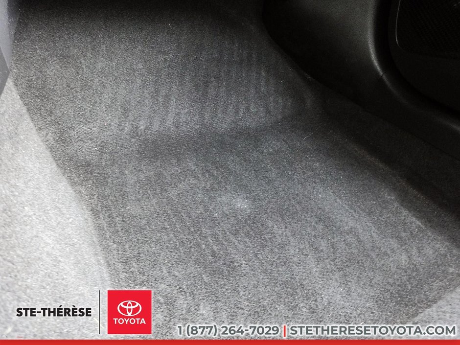 Toyota Corolla LE 2021-11