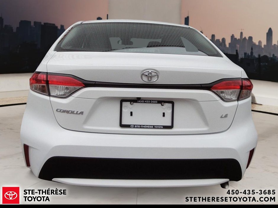 2022 Toyota Corolla LE-4