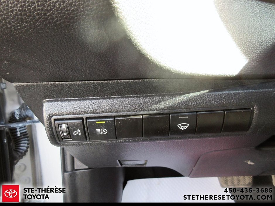 Toyota Corolla LE 2024-16