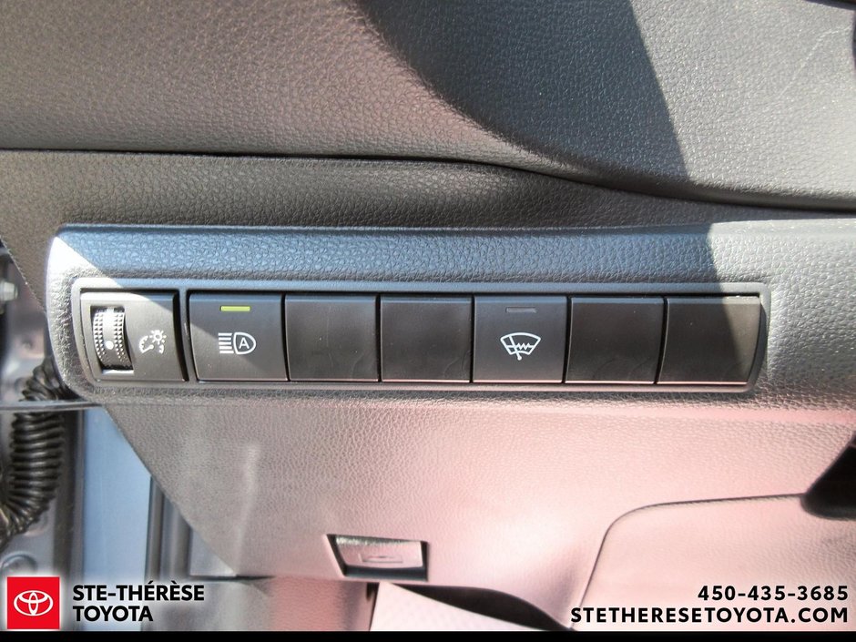 2024 Toyota Corolla LE-16