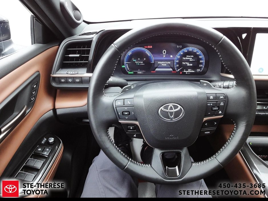 2025 Toyota Crown Signia Limited-15