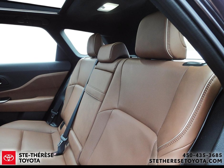 2025 Toyota Crown Signia Limited-8