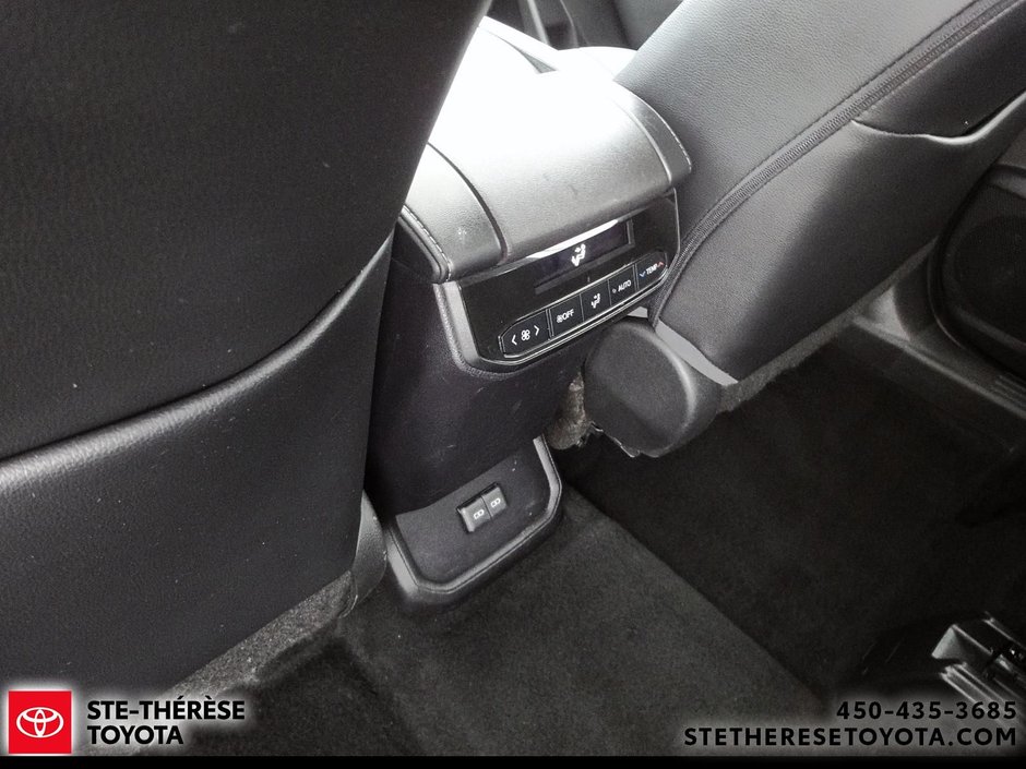 Toyota Highlander XLE AWD 2023-11