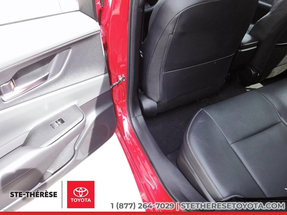 Toyota Prius XLE AWD-e 2024-7