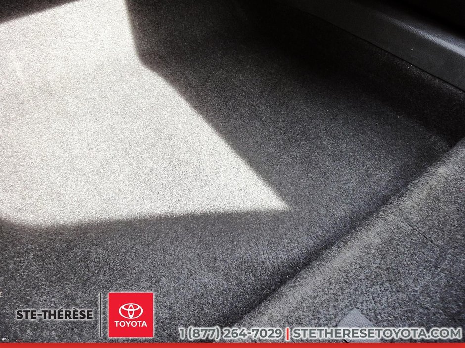 Toyota Prius XLE AWD-e 2024-13