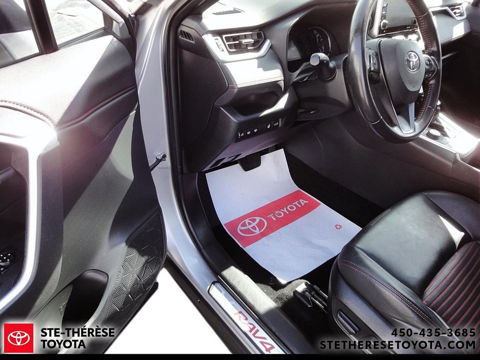 2022 Toyota RAV4 Prime XSE-11
