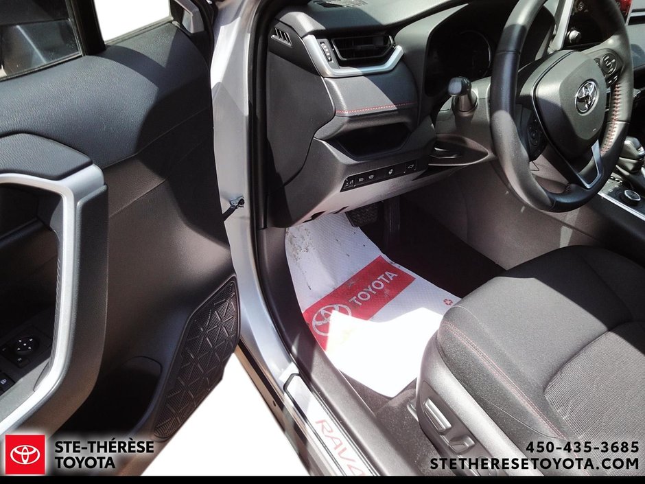 2023 Toyota RAV4 Prime SE branchable-11